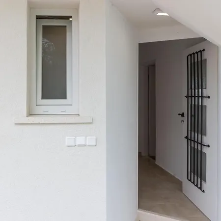 Bim - Studio With Terrace And Sea View *